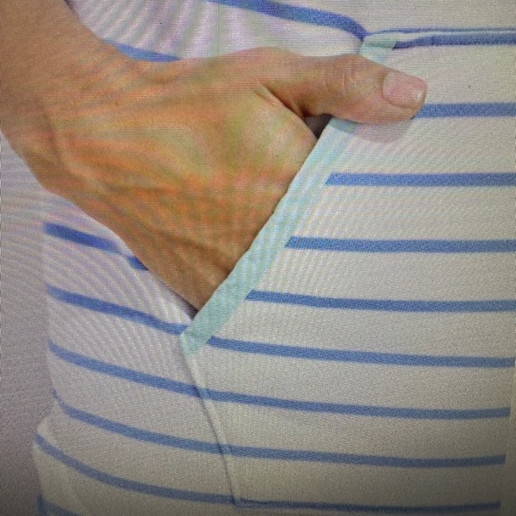 Vineyard vines, NWT supershep ombré stripe sweatshirt, size XL - Picture 2 of 10